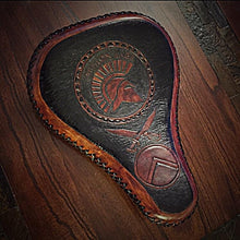 Load image into Gallery viewer, Chopper/Bobber Pan seat - Spartan Art, Brown