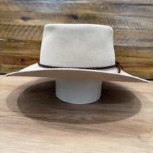 Load image into Gallery viewer, The Beth Dutton, Revenant Hat, From The First Episode Of The Dutton Ranch, Cowboy Hat,