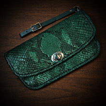 Load image into Gallery viewer, Clutch - Genuine Python, Green
