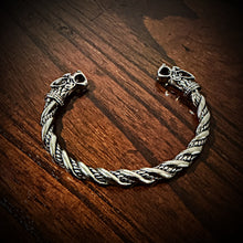 Load image into Gallery viewer, Wolf Head Viking Bracelet Twisted Metal