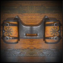 Load image into Gallery viewer, Heat Shield - Custom Art, double Pouch, fits Indian Chief, Chieftain, Springfield and Roadmaster 2 Tone Leather