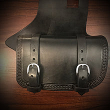 Load image into Gallery viewer, Heat Shield - Custom Art, double Pouch, fits Indian Chief, Chieftain, Springfield and Roadmaster