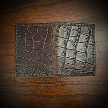 Load image into Gallery viewer, Minimalist Wallet, Embossed Alligator, Chocolate