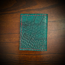 Load image into Gallery viewer, Minimalist Wallet, Embossed Alligator,